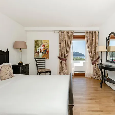 リゾート Princess Resort, Santikos Collection