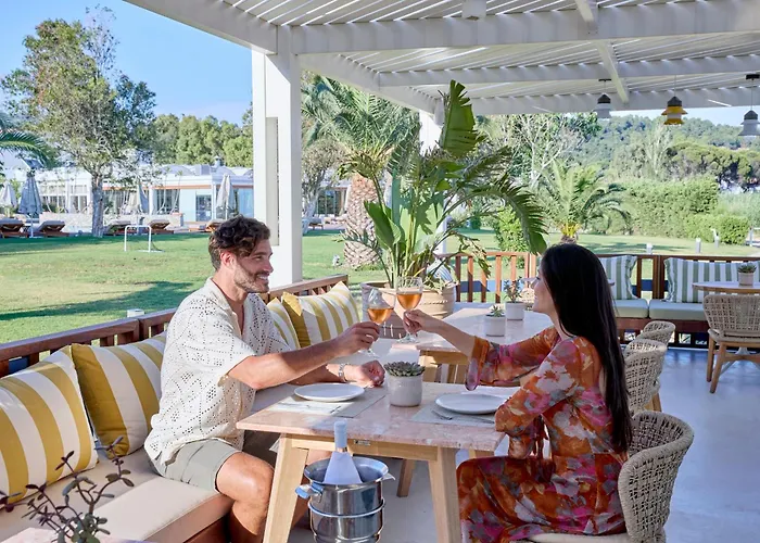 리조트 Princess Resort, Santikos Collection 아기아 파라스케비